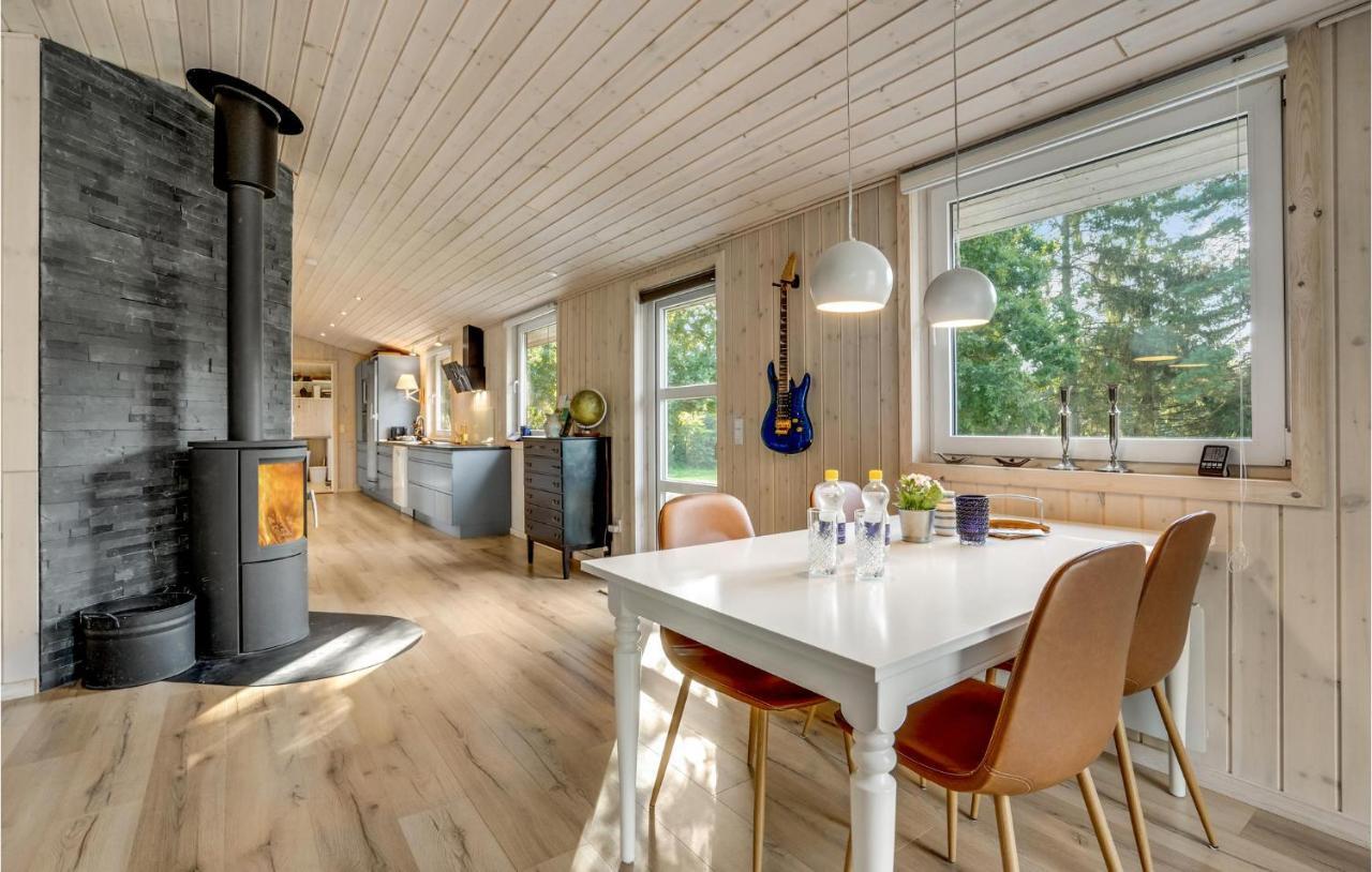 Nice Home In Havndal With Kitchen Exterior foto